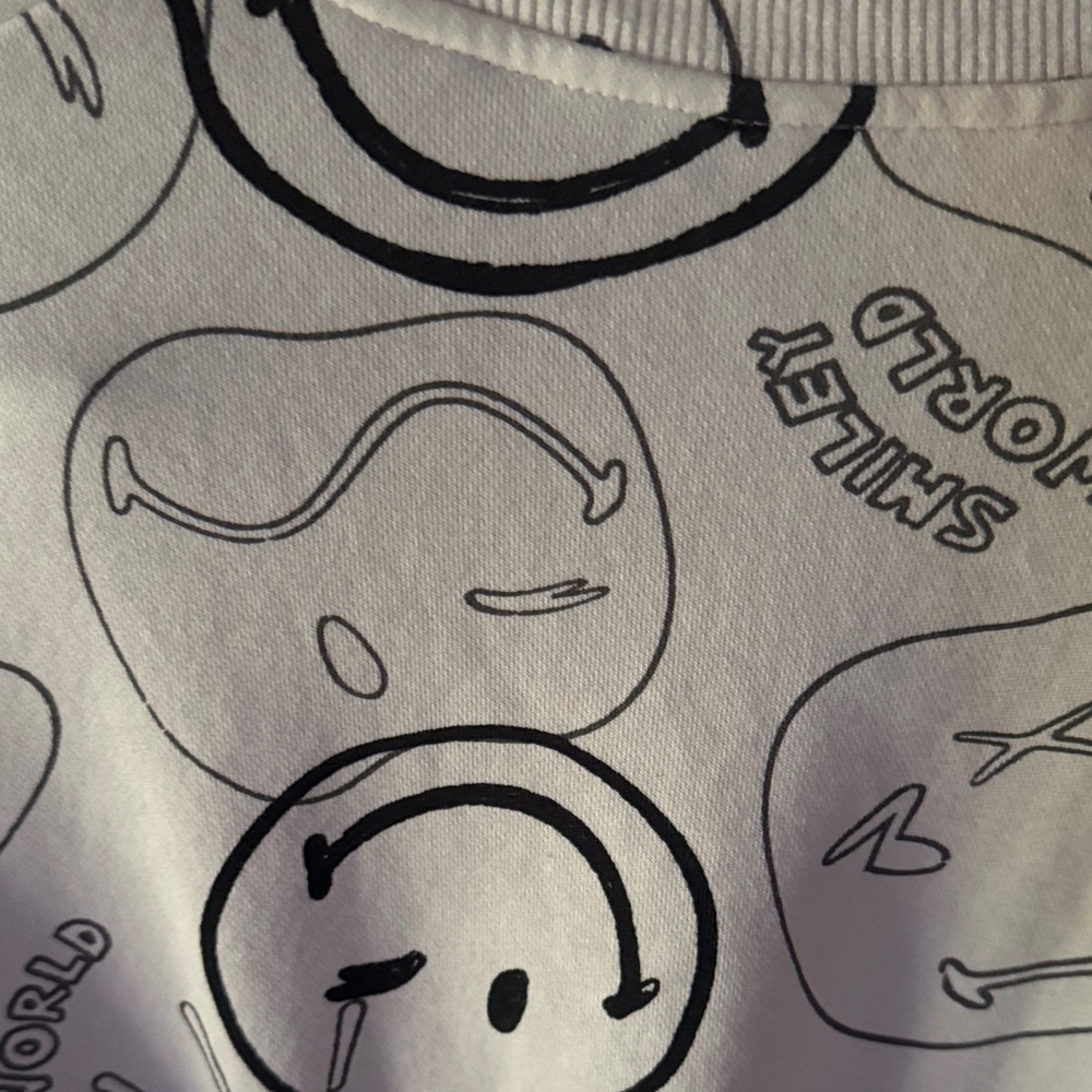 H&M Cream Smiley World Girls Crop Top Sweater - Picture 10 of 12